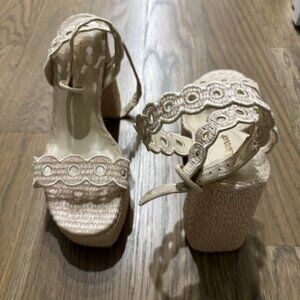 LARROUDE Dolly Broderie Low Sandal In Beige Raffia 7.5